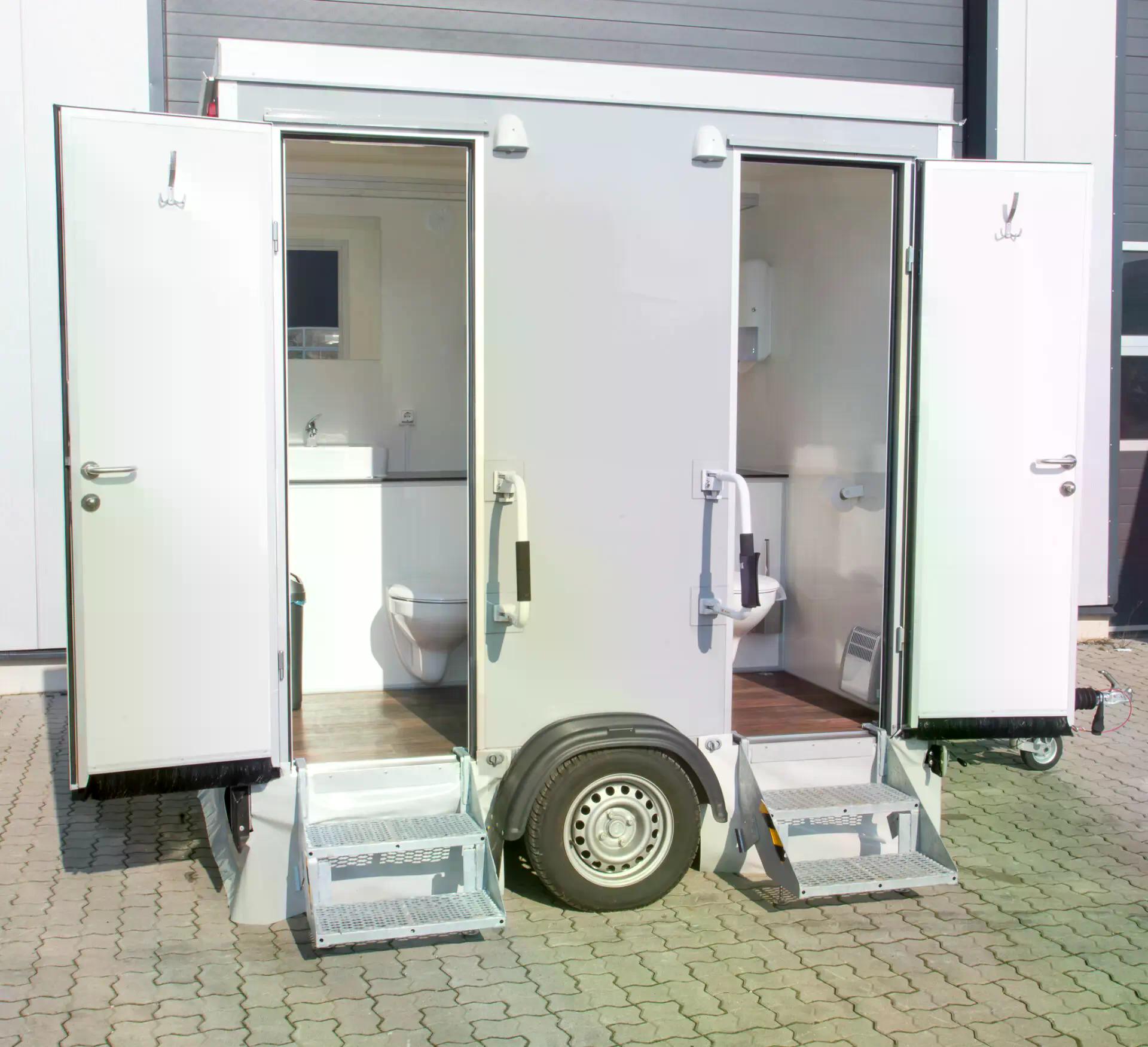 Toilettenwagen mieten – 1&1, Damen & Herren, sauber bestückt – 2