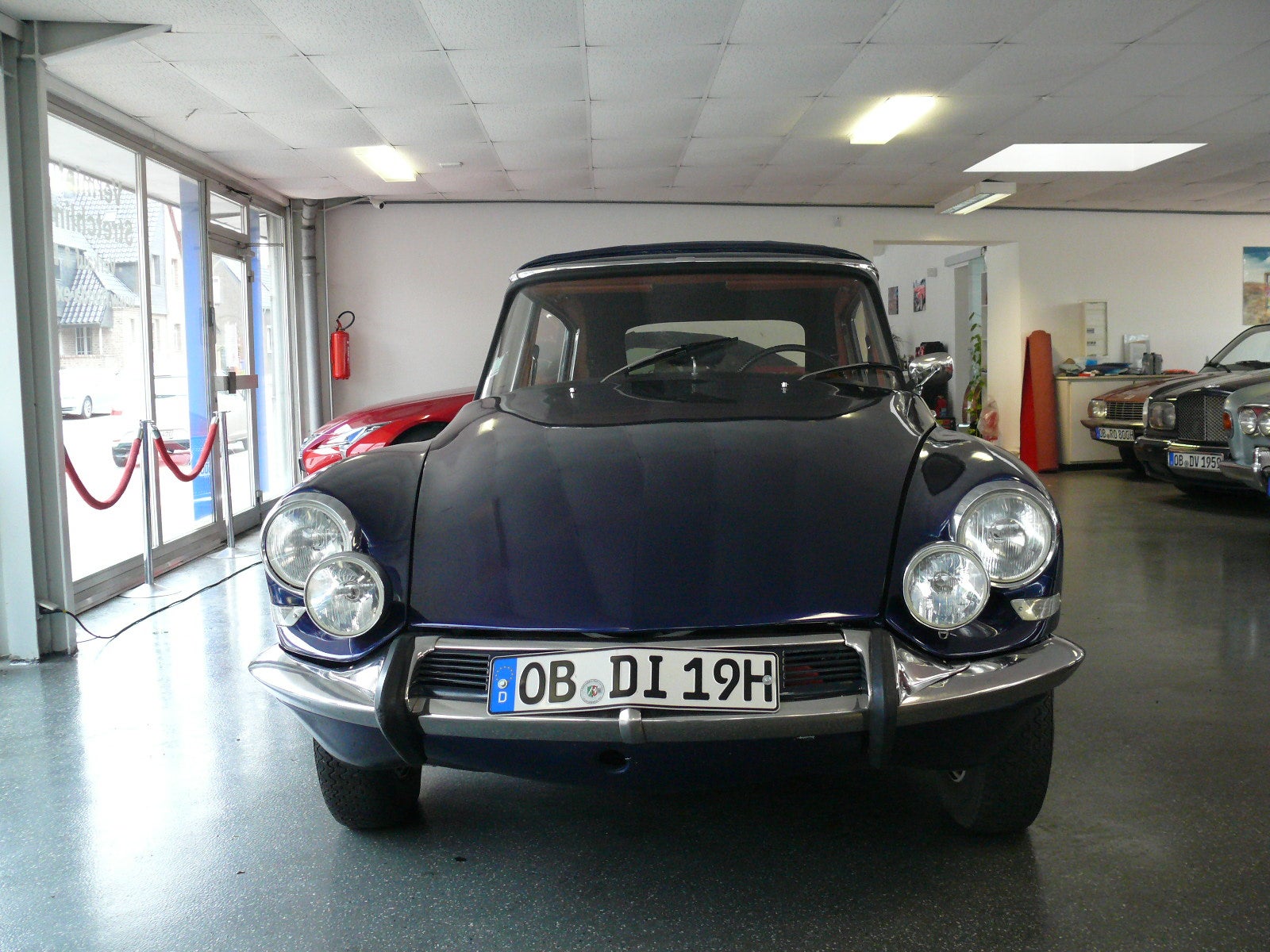 Citroen ID19 Cabrio mieten – die "schwebende Göttin" als 4-Türer – 3