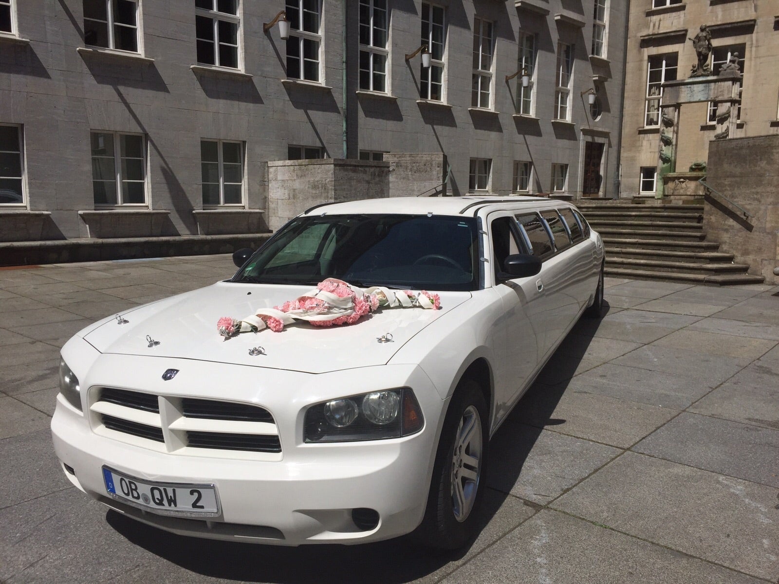 Dodge Charger Stretchlimousine mieten – Power & Style in einer Limo