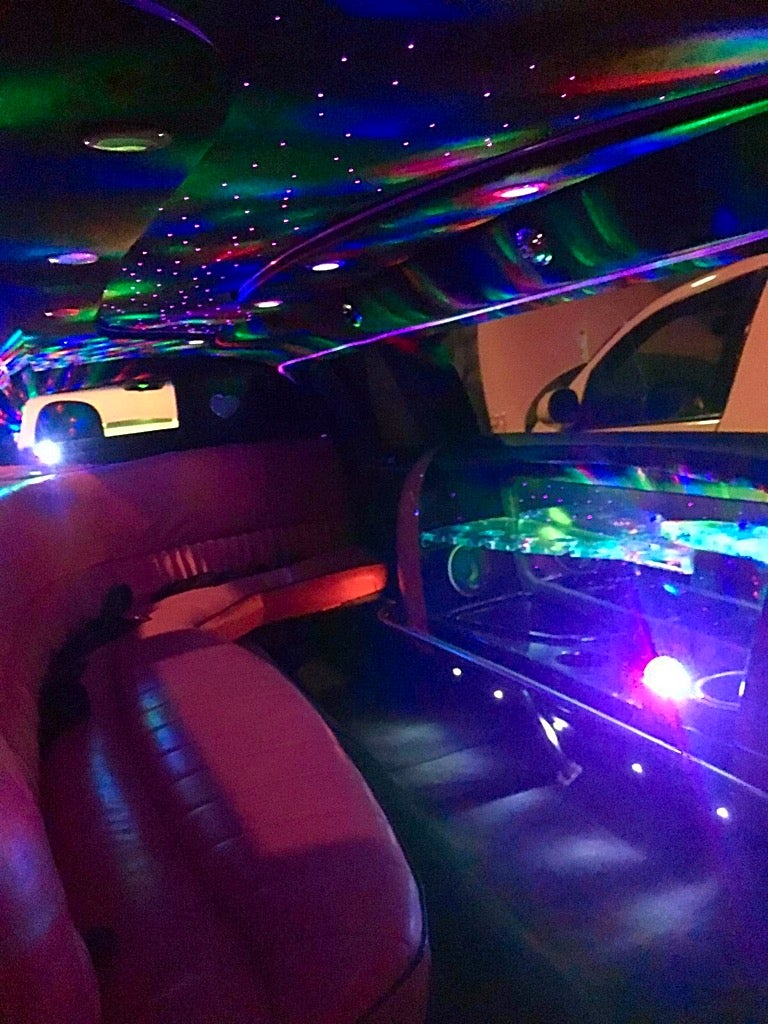Pink Lady Stretchlimousine mieten – pink-weiße Party-Limo leihen – 4