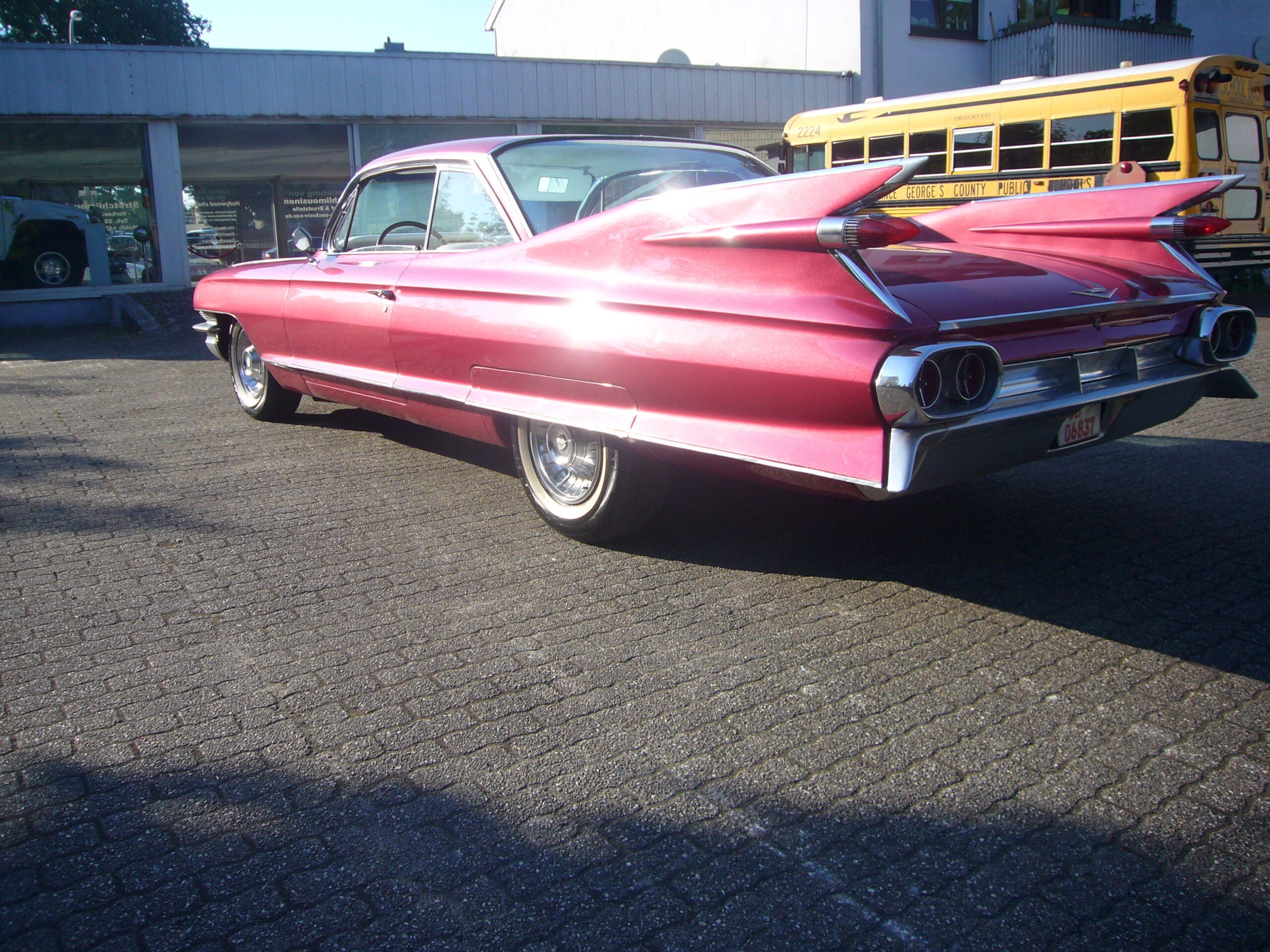 Oldtimer Cadillac DeVille Coupe mieten – US-Straßenkreuzer leihen – 4