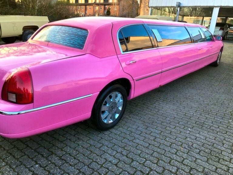 Pink Lady Stretchlimousine mieten – pink-weiße Party-Limo leihen – 2