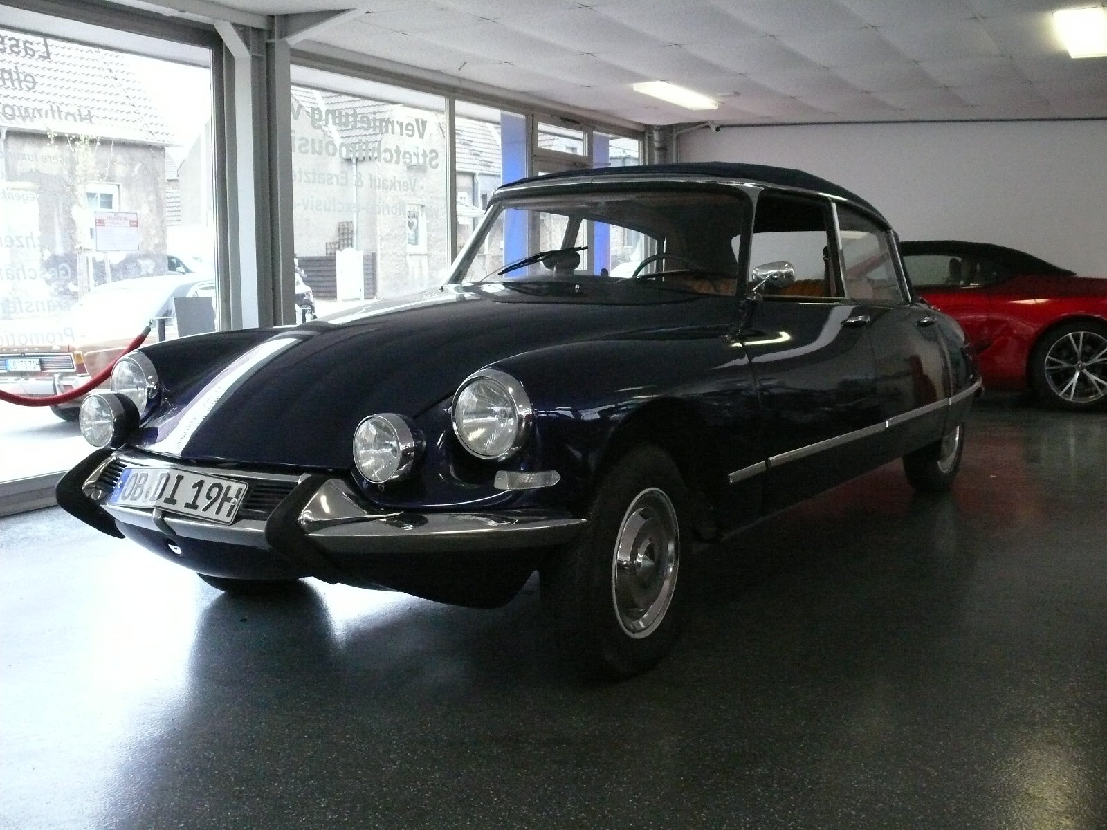 Citroen ID19 Cabrio mieten – die "schwebende Göttin" als 4-Türer – 4