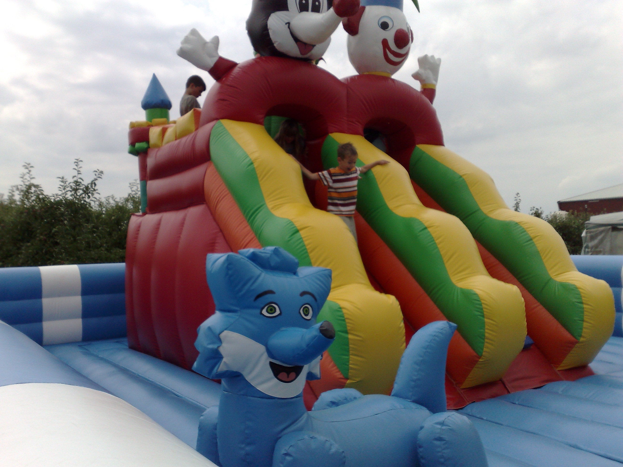 Fantasialand MEGA Hüpfburg mieten – 3