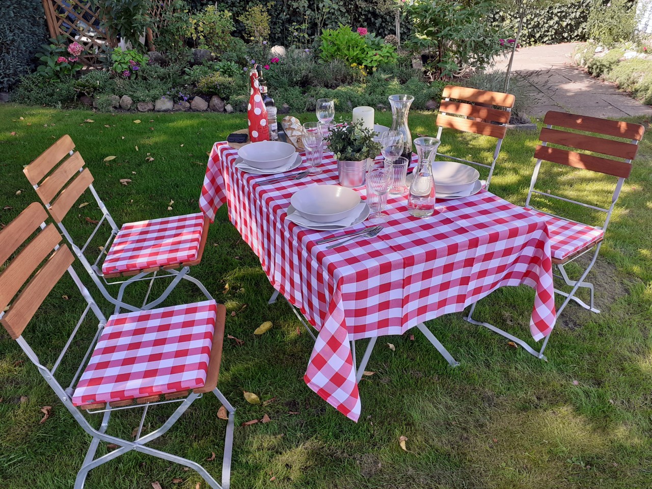 Biergartentisch eckig 110 x 70 cm mieten in Hamburg – Getränke-Service Benstein – 3