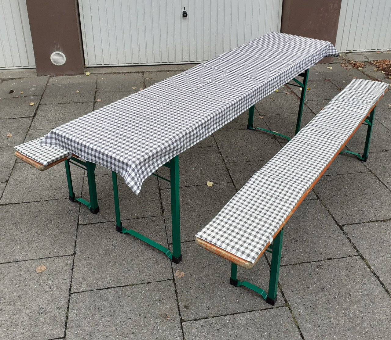 Bierzeltgarnitur-Auflagenset 3-teilig grau/weiß mieten in Hamburg – 3