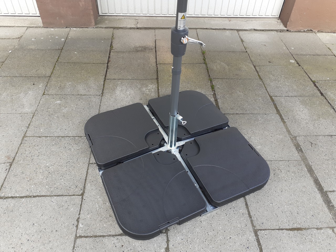 Sonnenschirm Ø 3,2 m mieten in Hamburg – Getränke-Service Benstein – 4