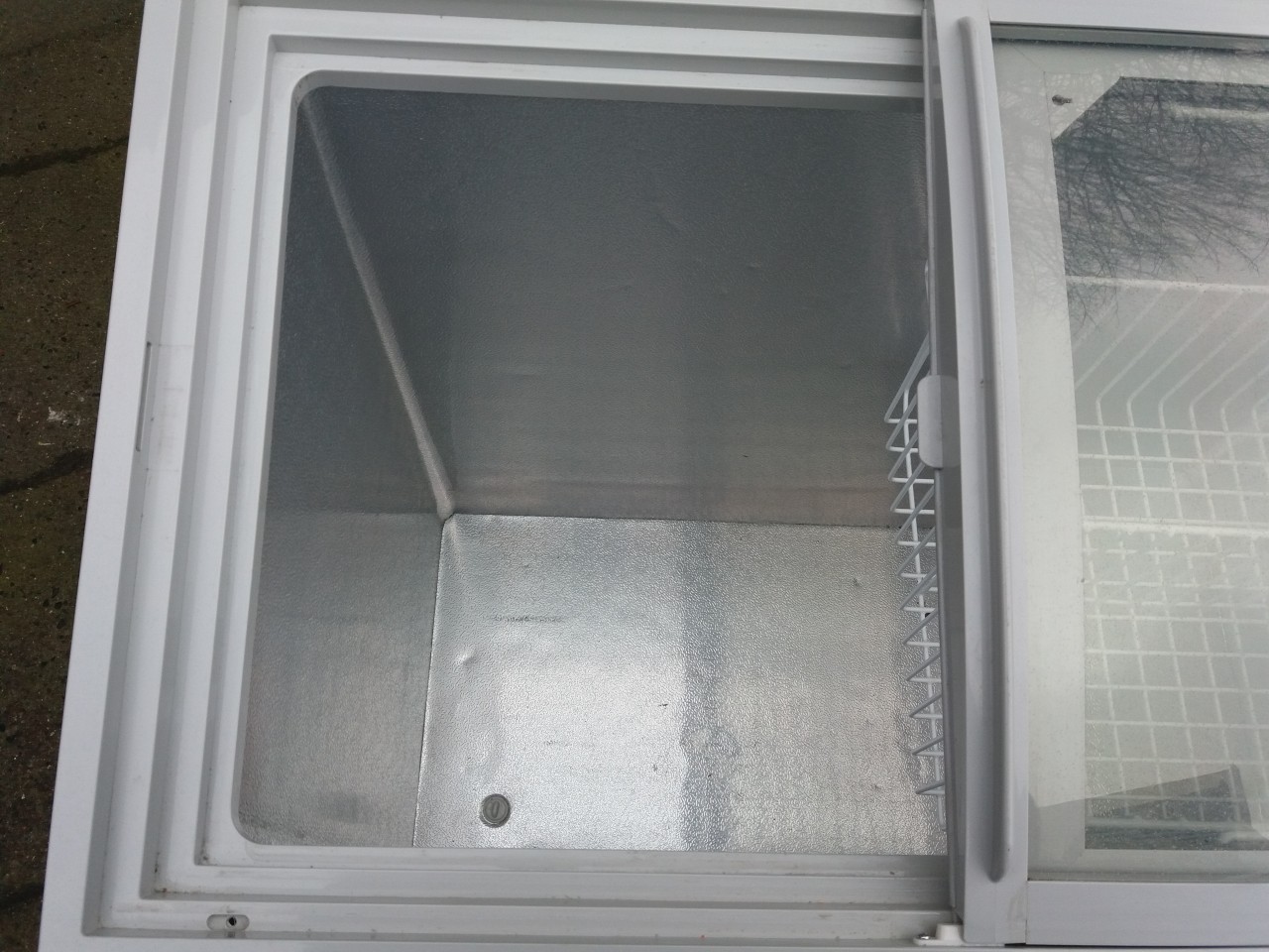 Gefriertruhe 200 l Glasdeckel mieten in Hamburg – Getränke-Service Benstein – 3