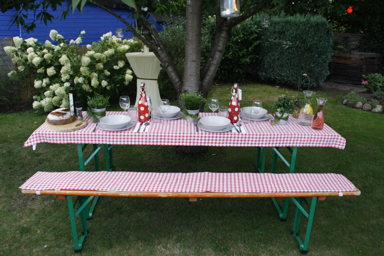 Bierzeltgarnitur-Auflagenset 3-teilig rot/weiss mieten in Hamburg – 4