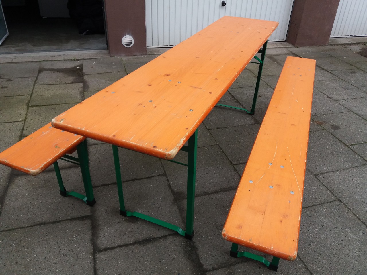 Bierzeltgarnitur mit Bodenschoner mieten in Hamburg – Getränke-Service Benstein