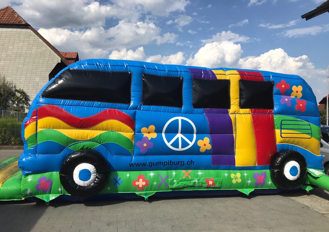 Huepfburg Hippie Bus mieten bei Axess