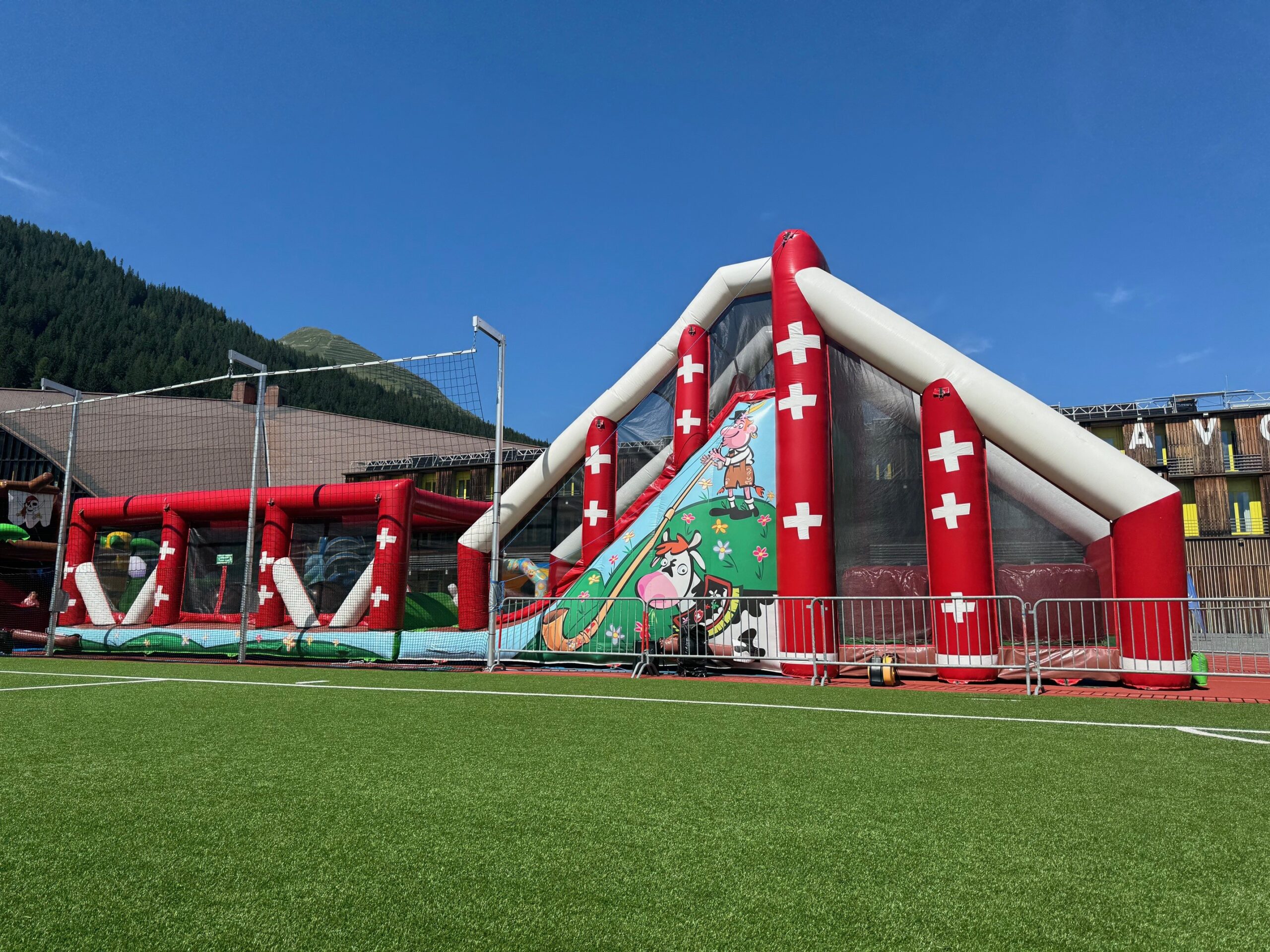 Swiss Run Riesen Hindernisbahn mieten bei Axess