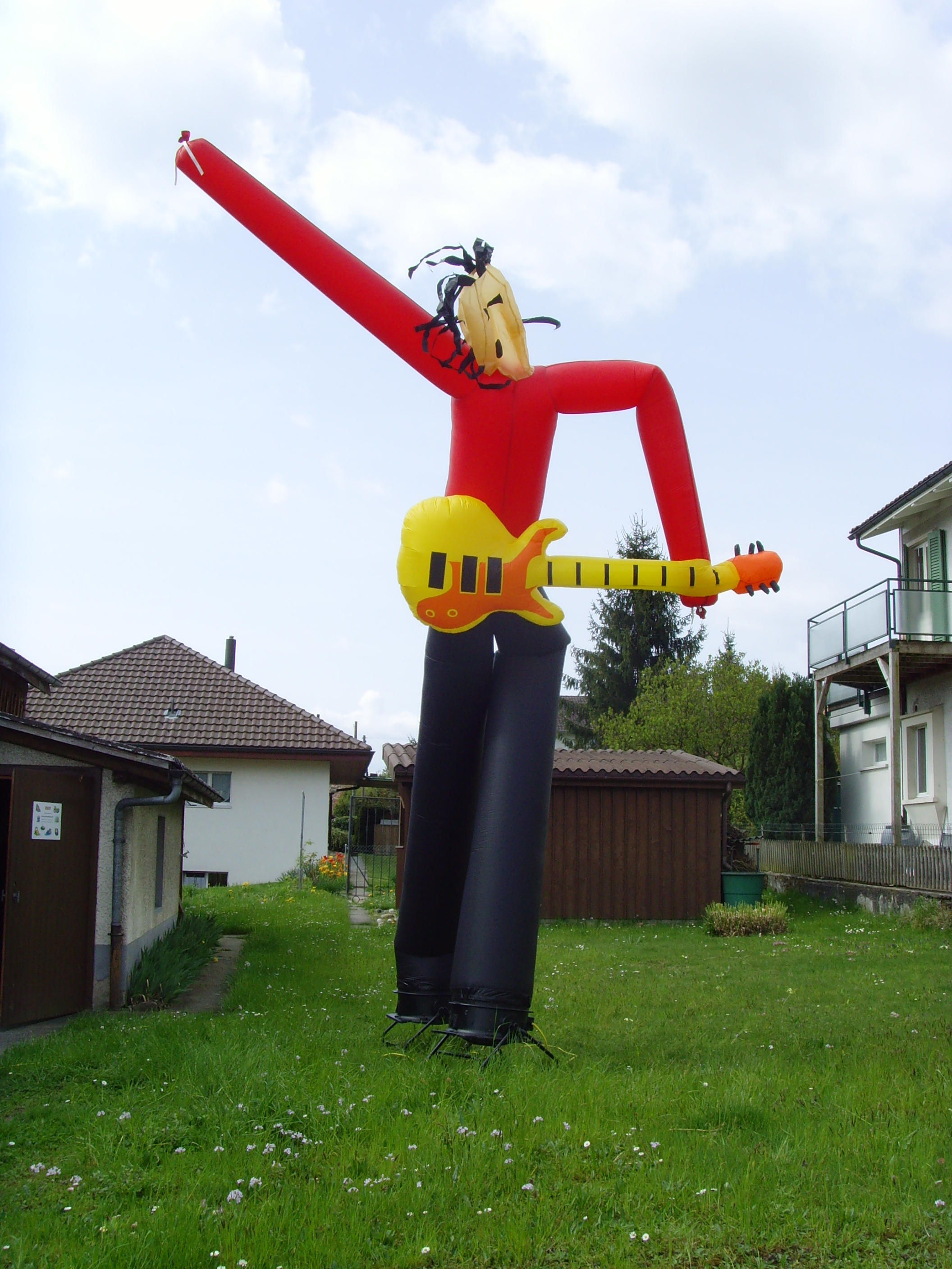Skydancer Gitarrist Zweibeinig mieten bei Axess