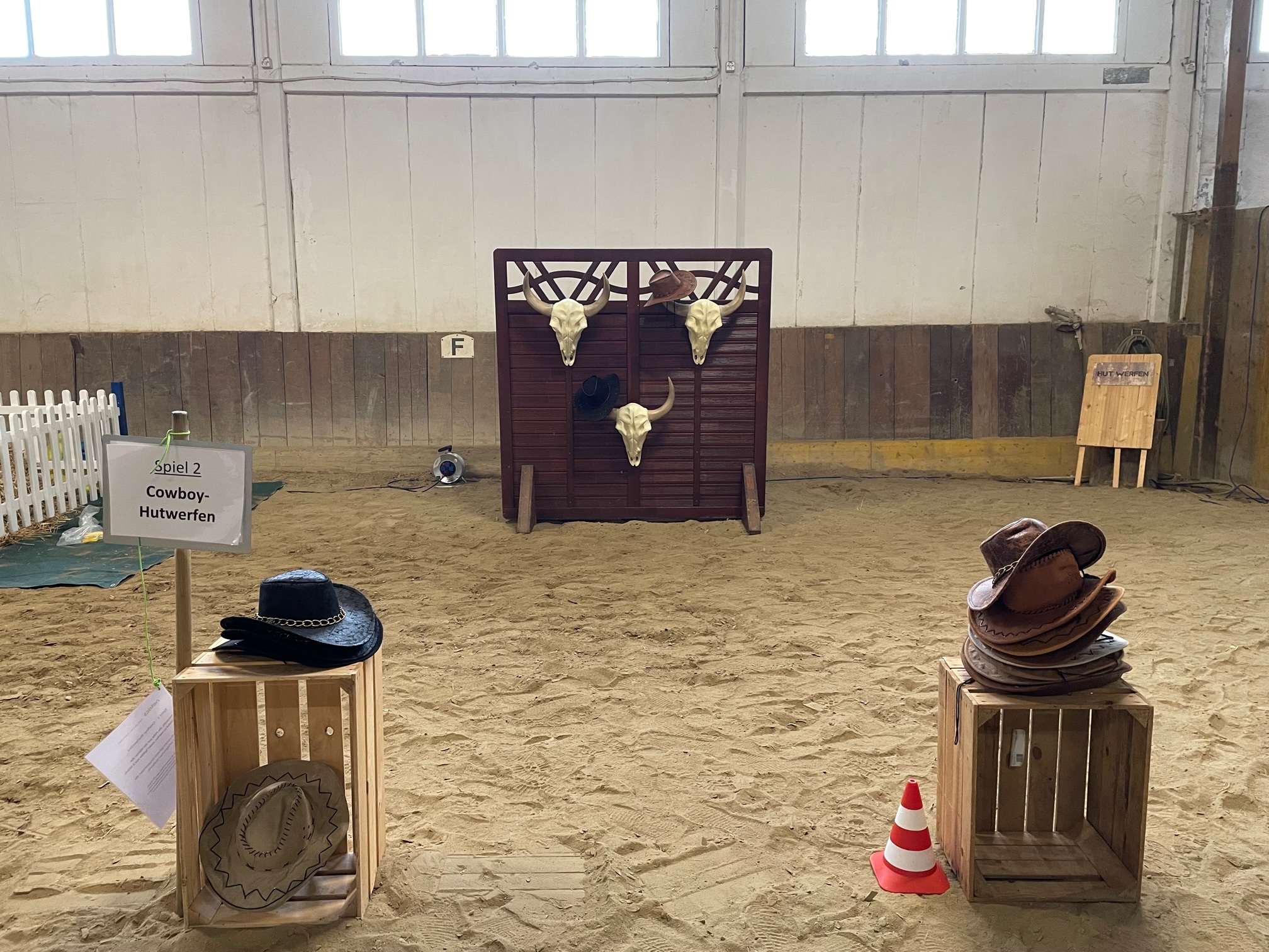 Wettkampf Mit Western Spielen mieten bei Axess