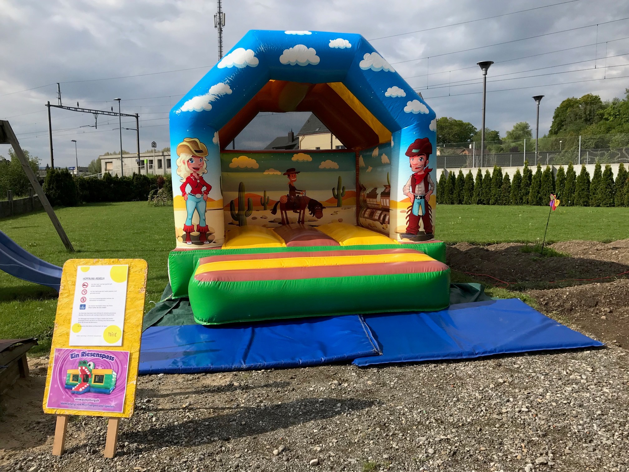 Huepfburg Cowboy mieten bei Axess