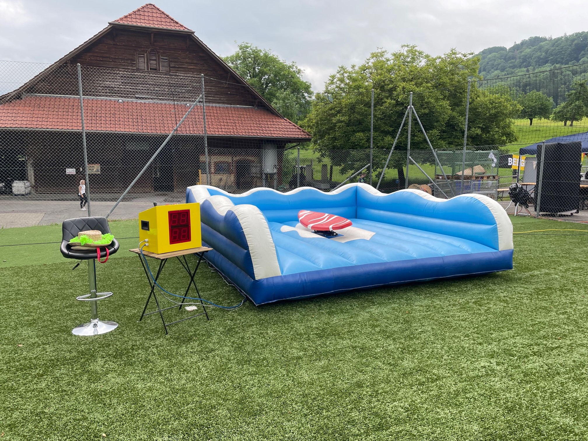 Surfsimulator mieten bei Axess