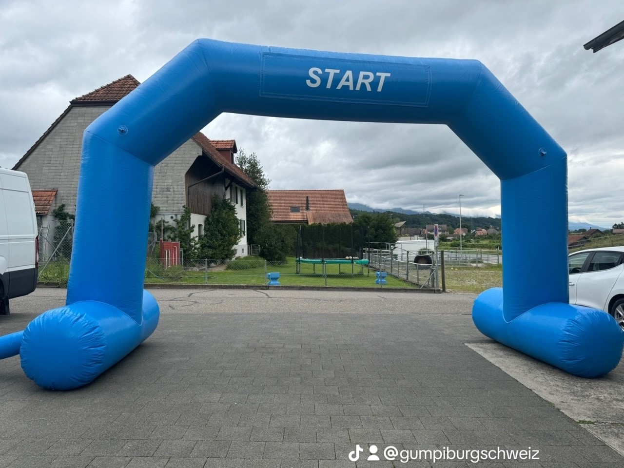 Torbogen Blau mieten bei Axess