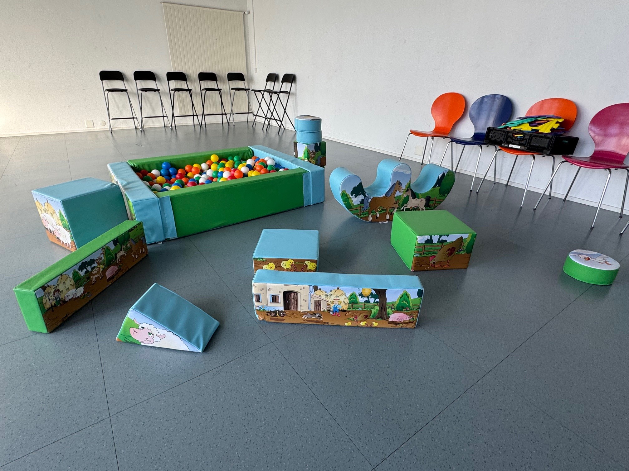 Ballpool Softplay Farm mieten bei Axess