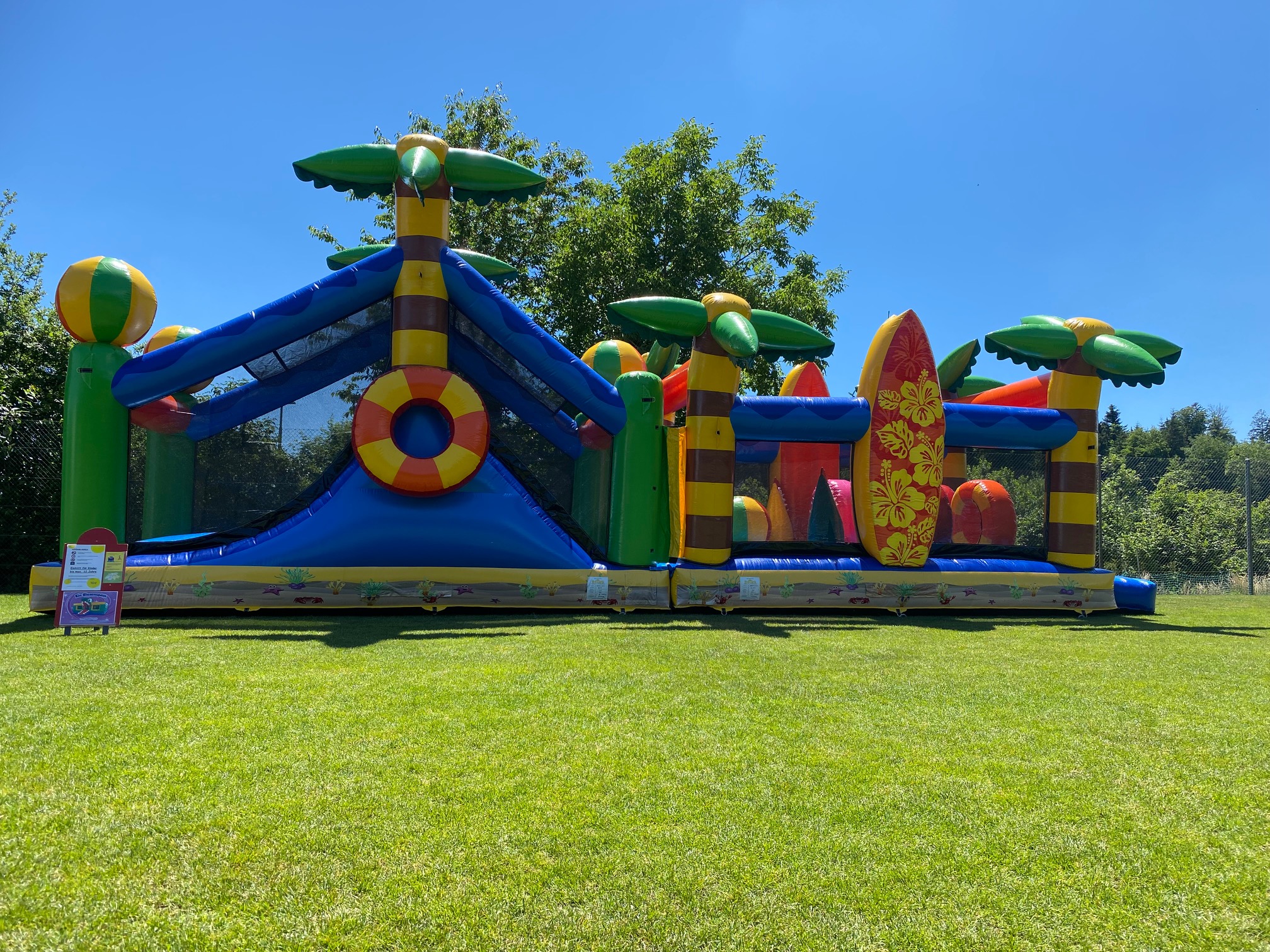 Tropical Run Huepfburg mieten bei Axess