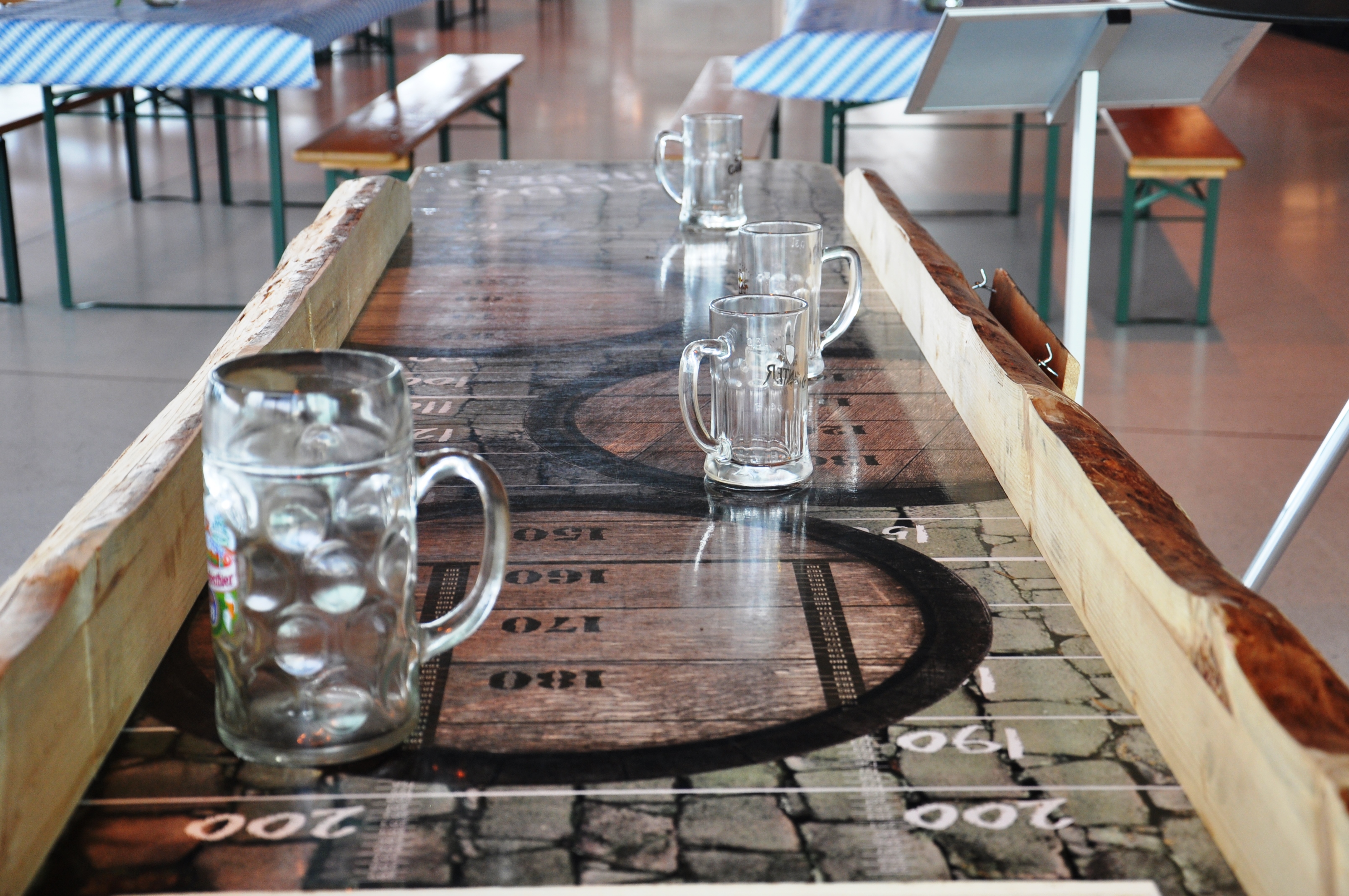 Bierkrugschieben mieten bei Axess