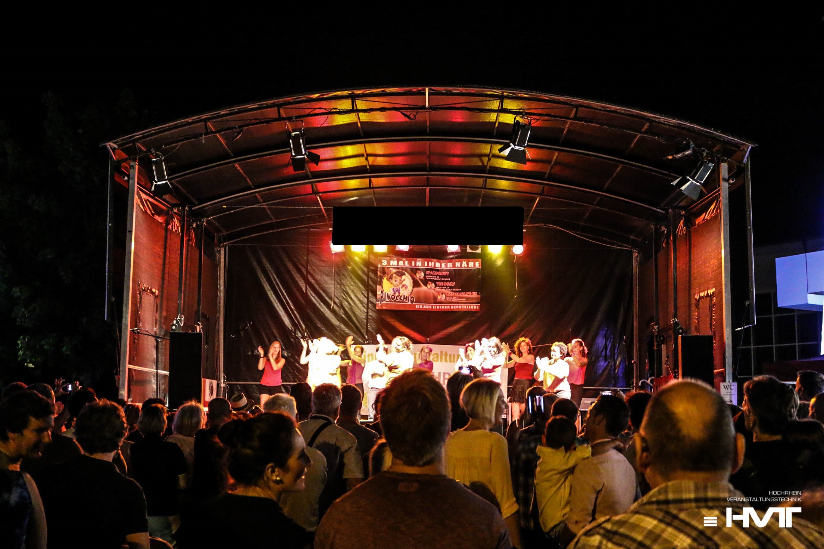 Mobile Bühne FreeStage Medium ARC mieten – 8x6m, Rundbogendach – 2