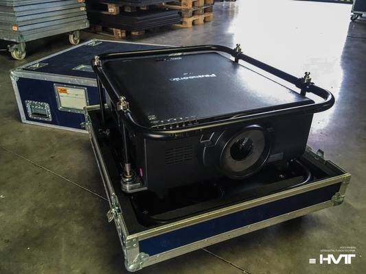 Panasonic PT-DZ21K2 mieten – 3-Chip-DLP-Projektor, 20.000 ANSI Lumen