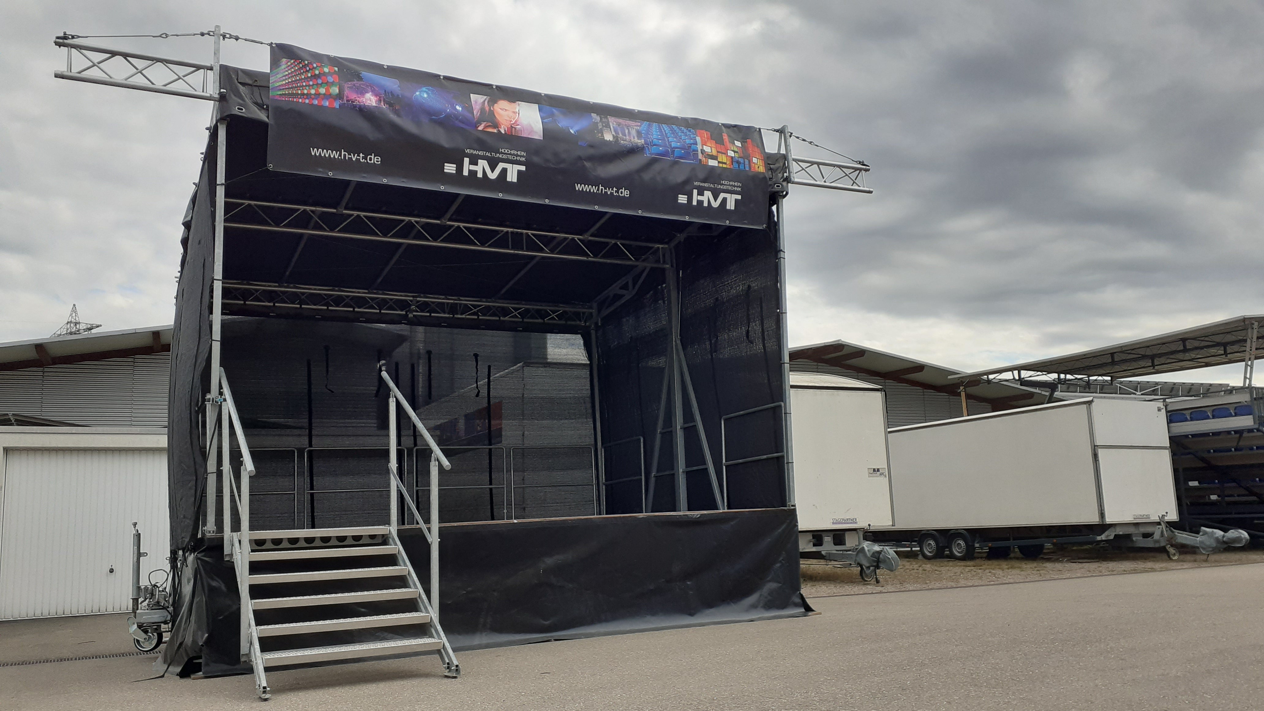 Mobile Bühne SmartStage 27 mieten – 5,9x4,6m, Kompaktklasse – 2
