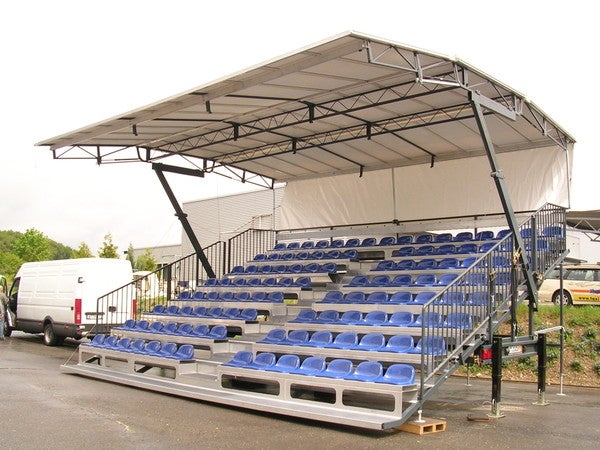 Mobile Tribüne FreeStand Medium mieten – 114 Sitzplätze, überdacht – 2