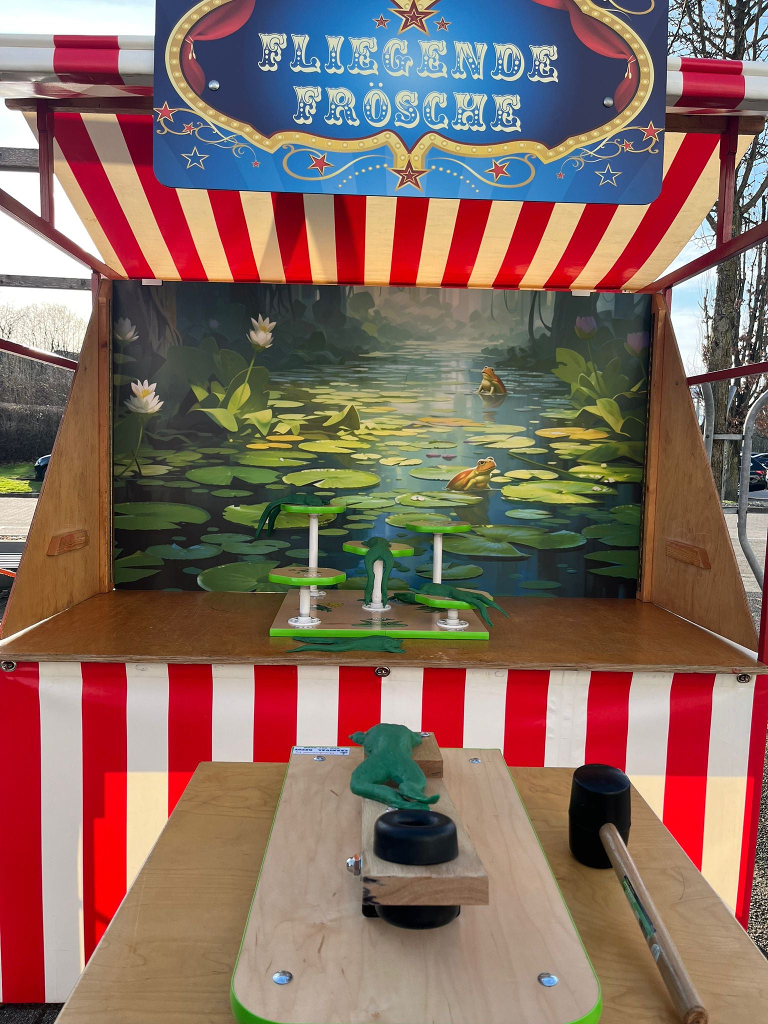 Nostalgiestand mit Kirmesspiel "fliegende Frösche" (Frösche schlagen) mieten – 3