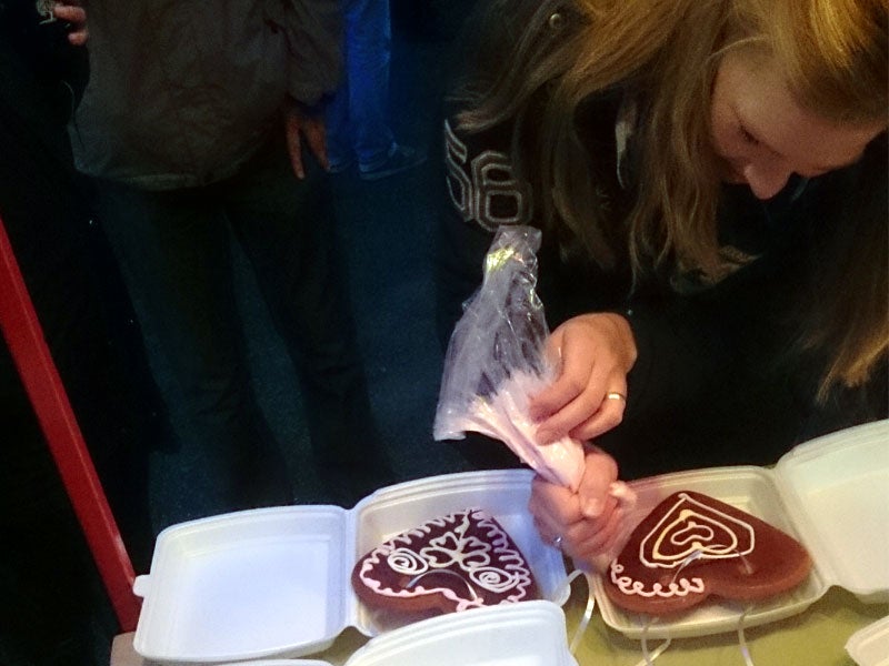 Lebkuchenherzen bemalen inkl. Herzen + Material mieten