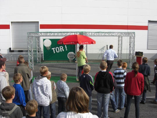 Profi Fußballcenter mit Torwand / Torwandschiessen im Traversenwürfel buchen – 2