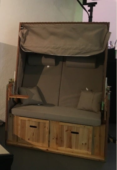 Strandkorb mieten – 2-Sitzer in Beige, verstellbar als Liegekorb