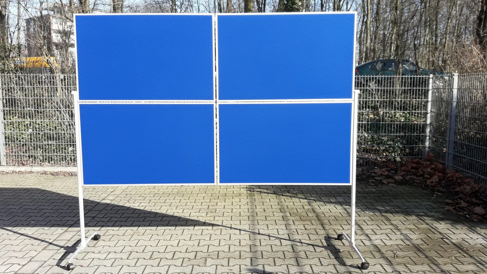Pinnwand XXL (Blue Business Design) mieten in Wesel – Miettechnik