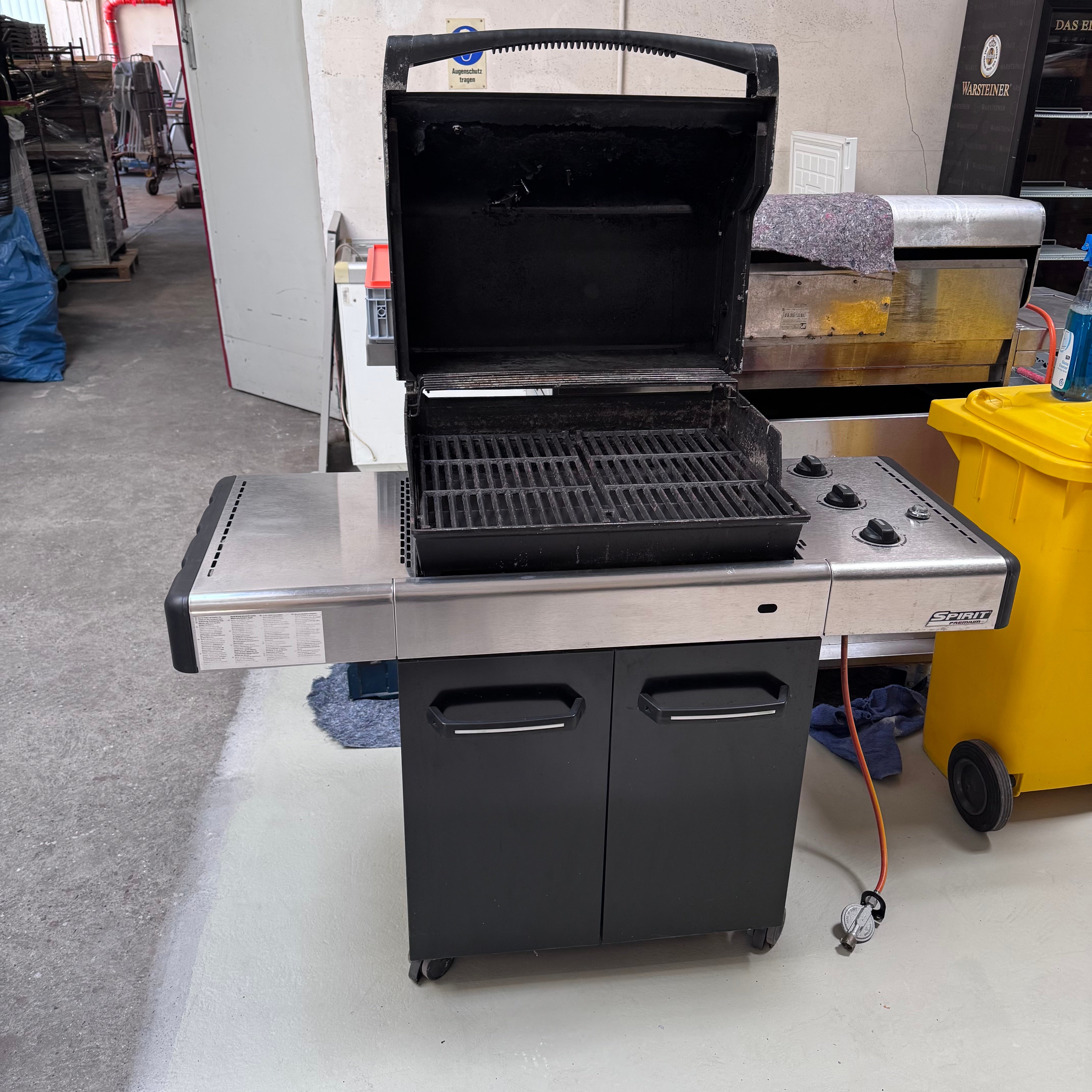 BBQ-Set mit Weber-Gasgrill mieten für ca. 50 Gäste – inkl. Teller & Besteck – 2