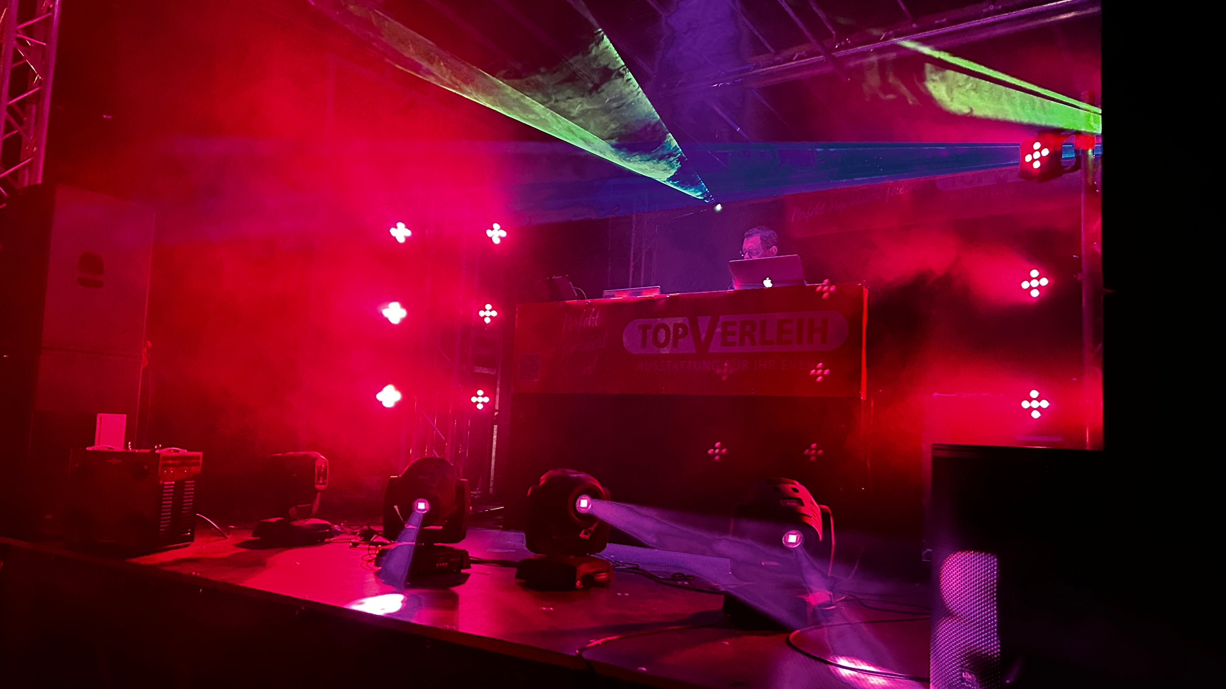 DJ & Moderator mieten – Servicepaket VI für bis zu 300 Gäste | Hochzeit & Geburtstag