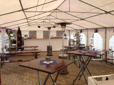 Festzeltgarnitur mieten – Biertische & Bierbänke ab 16,50 € pro Garnitur – 3