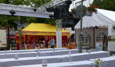 Festzeltgarnitur mieten inkl. weißer Hussen – 6 Sets: Biertische & Bierbänke fürs Event