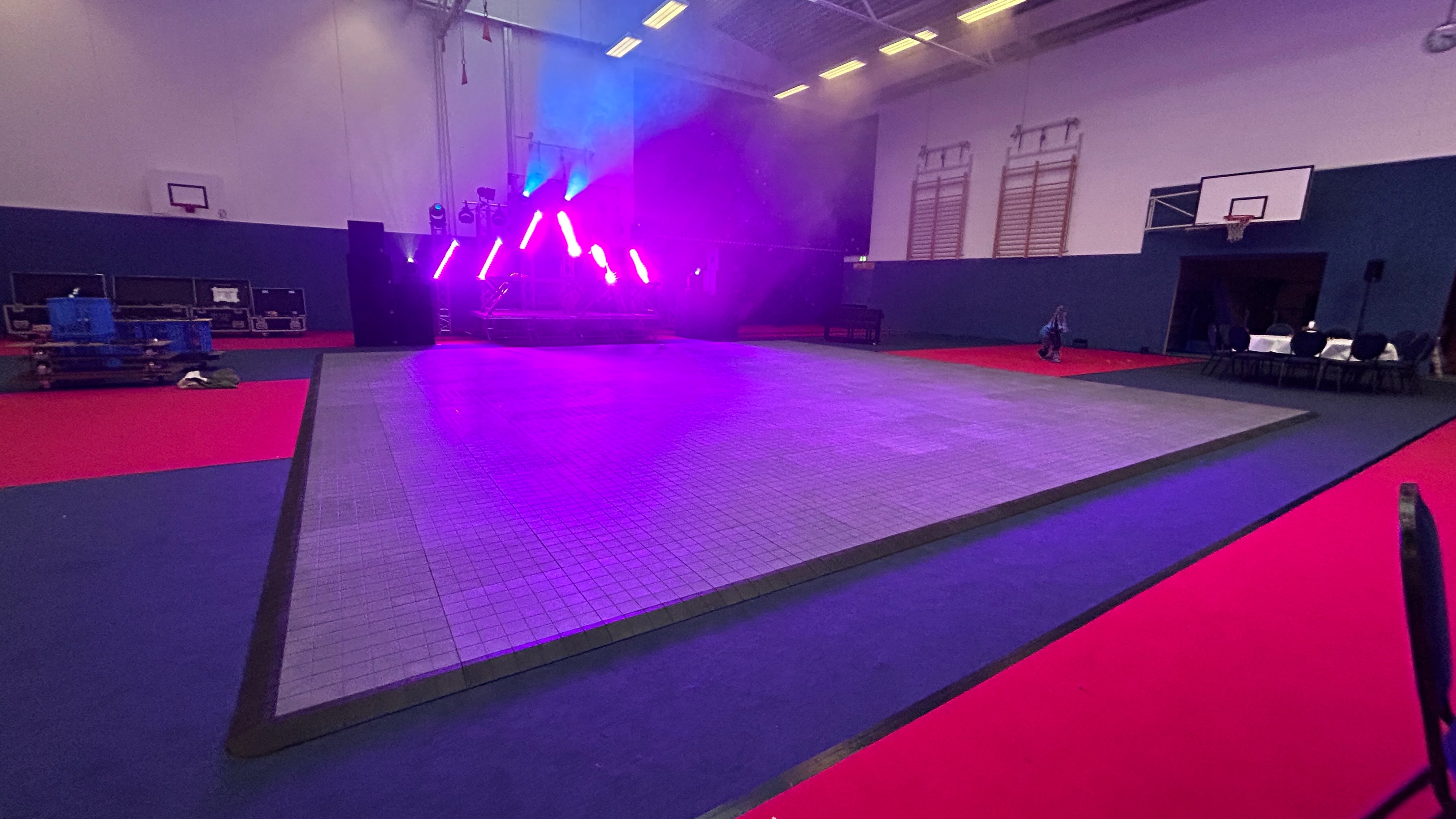 Tanzfläche 10 x 10 m mieten – Tanzparkett, Zeltboden & Hallenboden | 100 qm