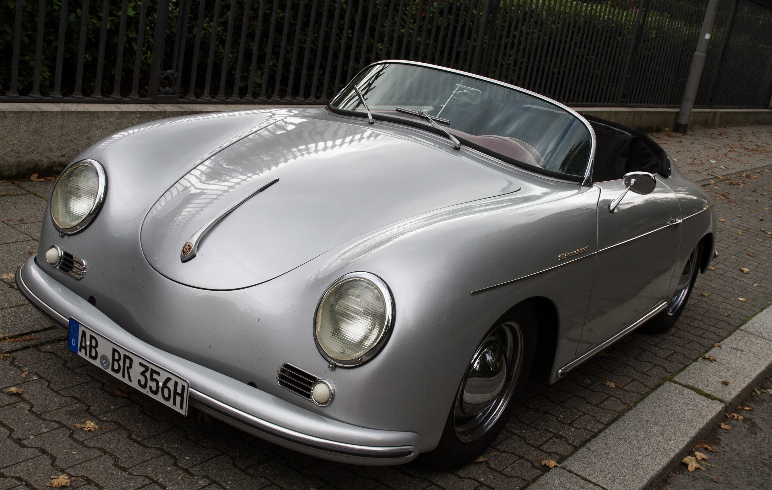 Porsche 356 Speedster mieten – Oldtimer-Cabrio im James-Dean-Stil