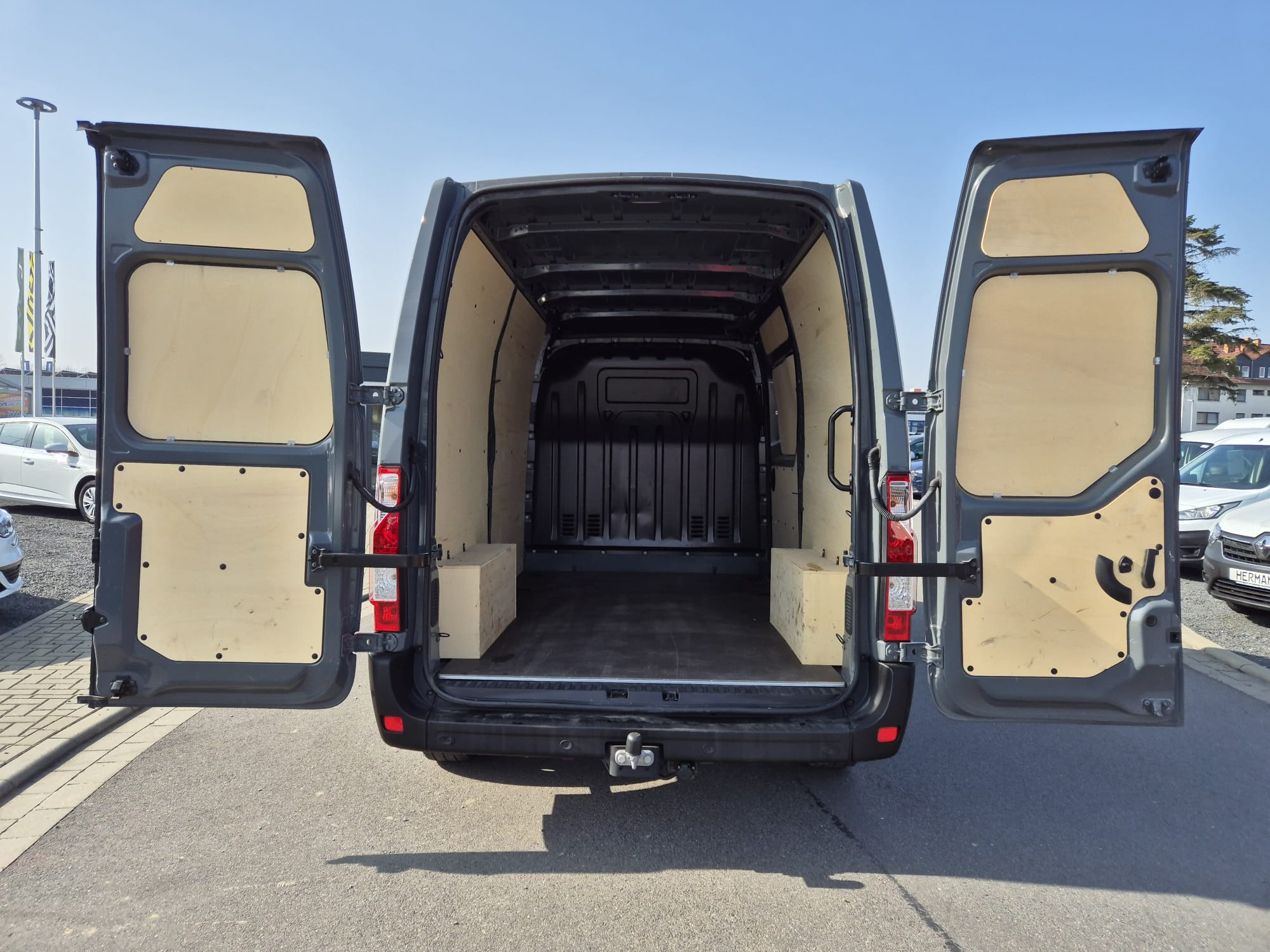 Renault Transporter L2 H2 Diesel mieten – Transporter für Umzug & Transport – 2