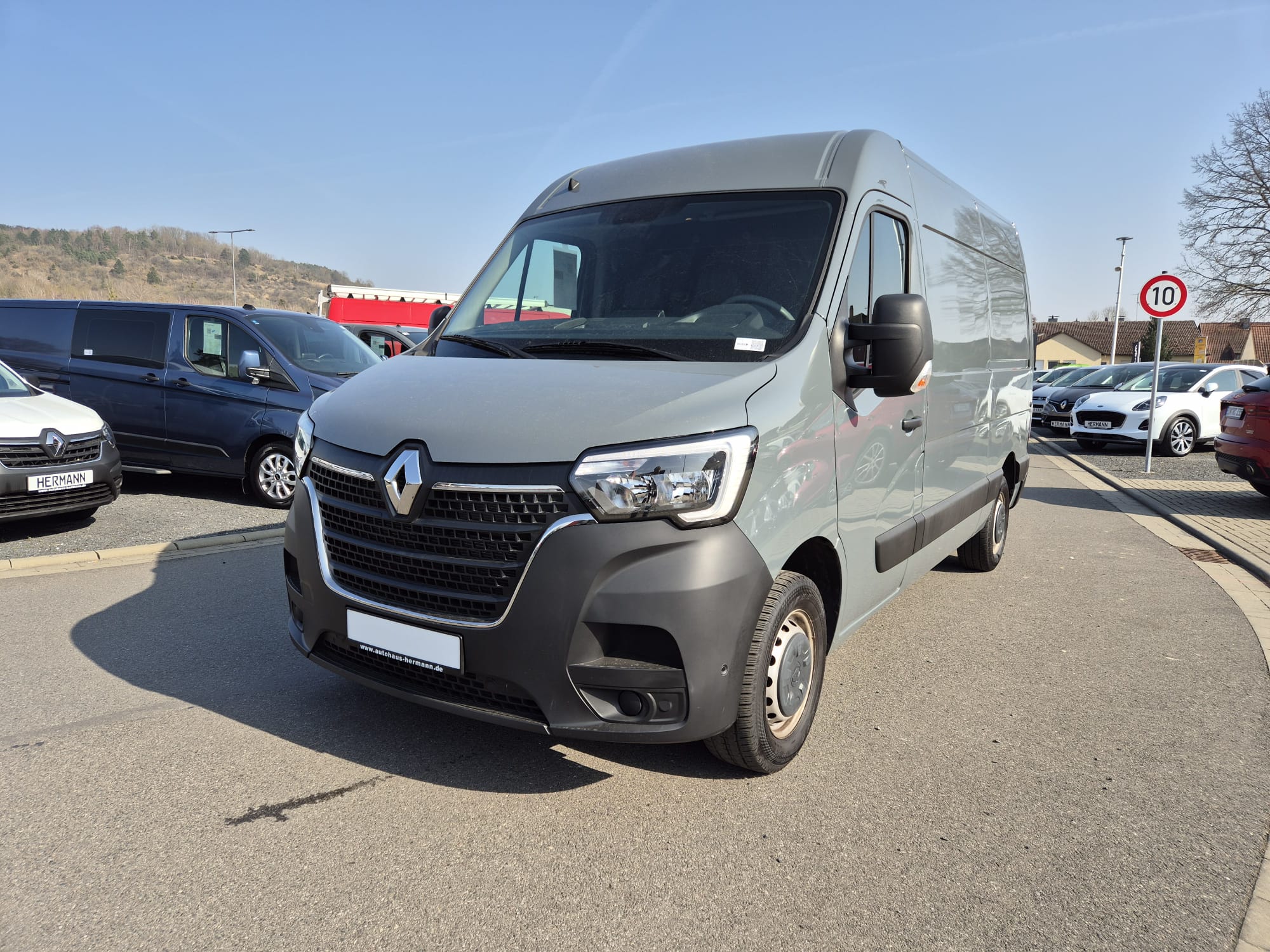 Renault Transporter L2 H2 Diesel mieten – Transporter für Umzug & Transport