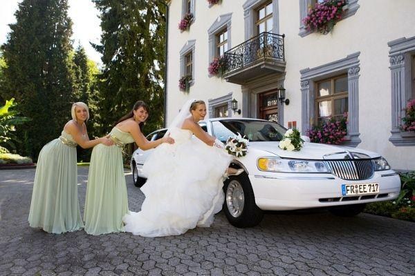 Elegante Hochzeitslimousine mieten in Freiburg – für besondere Anlässe