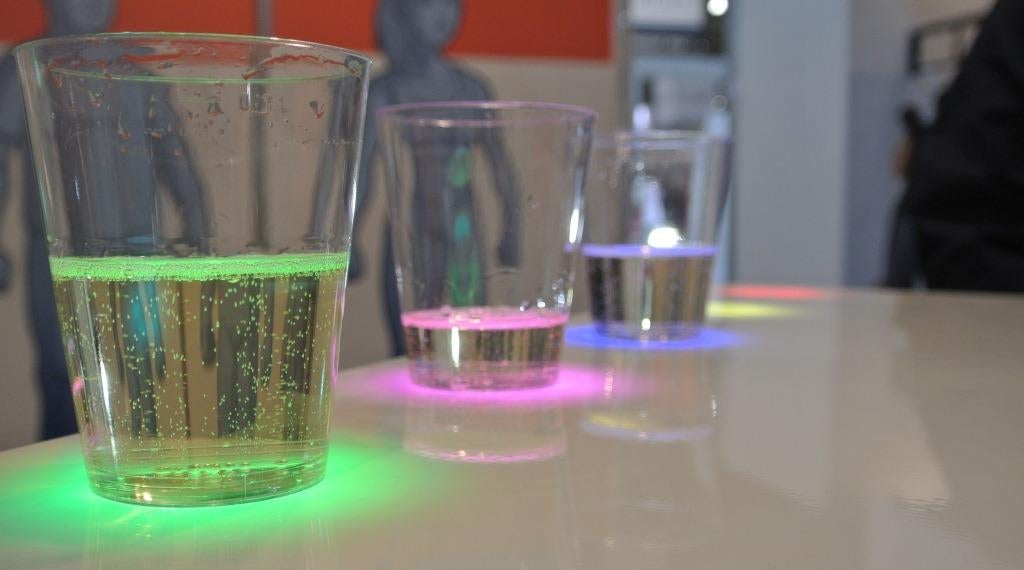 twall® Plus Tisch mieten – interaktives Eventmodul für 1-gegen-1 – 4