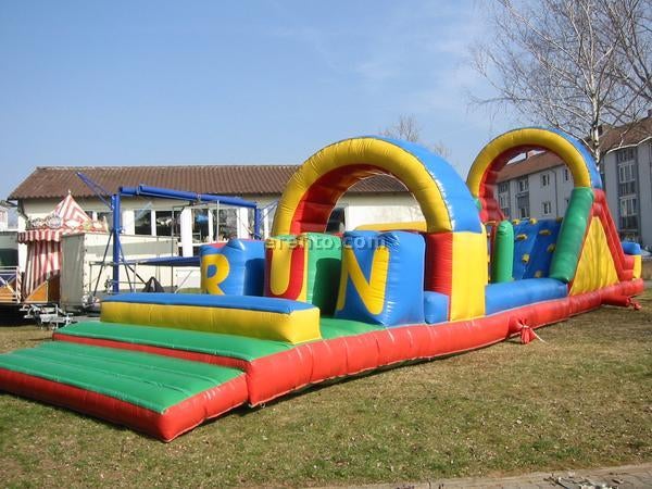 Aufblasbare Hindernisbahn mieten – 12 x 4 m für Teams & Events