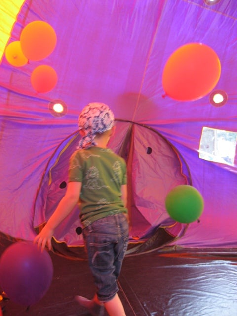 Wirbelwindclown mieten – aufblasbare Luftballon-Attraktion für Kinder – 2