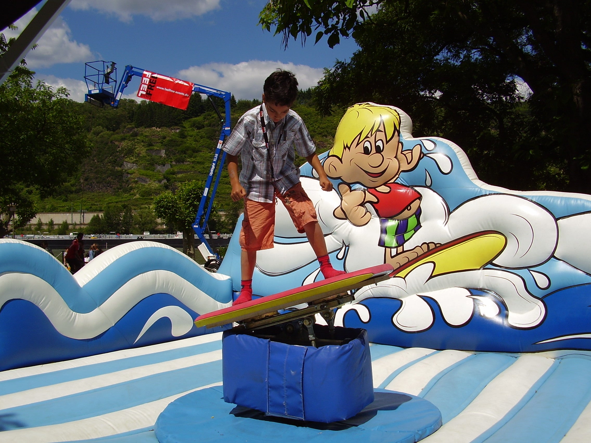 Surfsimulator mit Palmen-Luftkissen mieten – 5 m Durchmesser – 3