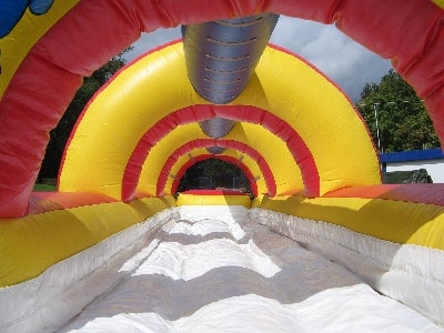 Wasserrutsche mieten – aufblasbare Rutsche für Sommer-Events – 3