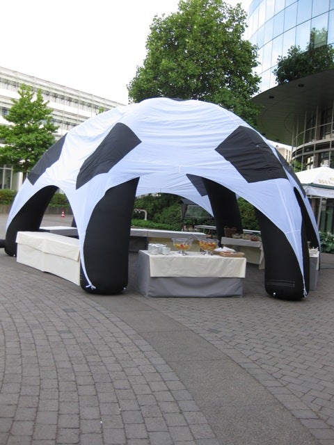 Soccer-Dome Zelt mieten – aufblasbar, 8 m Durchmesser, 4 m hoch – 3