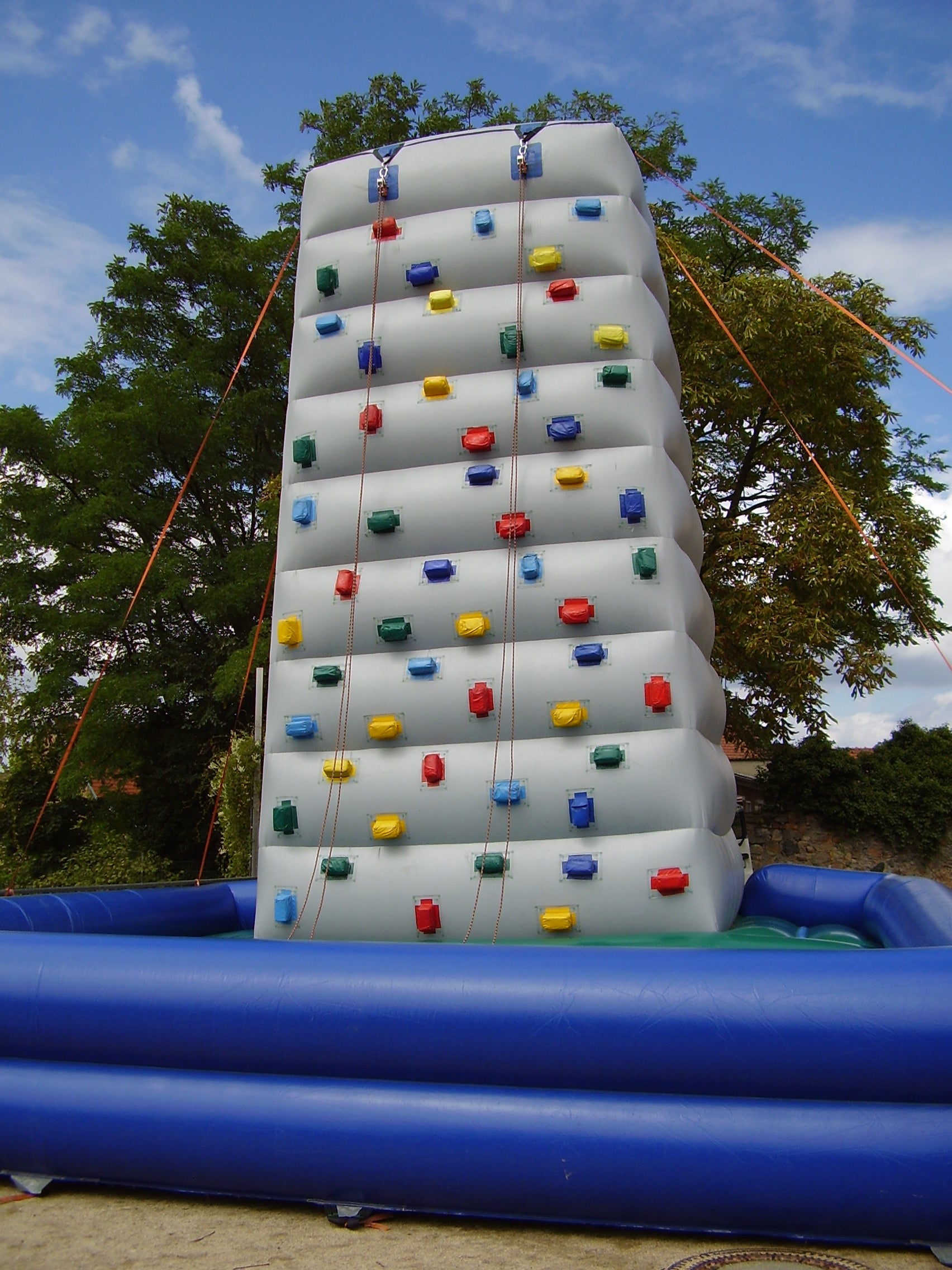 Kletterwand "Eiger-Nordwand" mieten – aufblasbare Kletterwand für 2