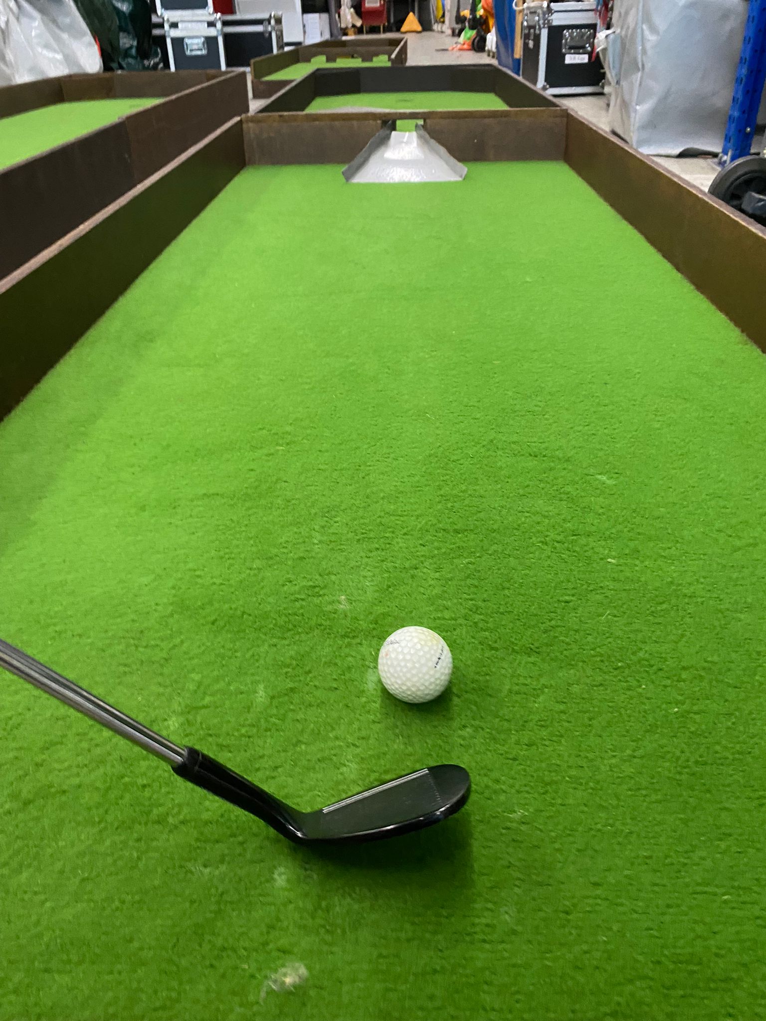 Minigolf mieten – 5 Bahnen mit Schlägern & Bällen für Events – 2